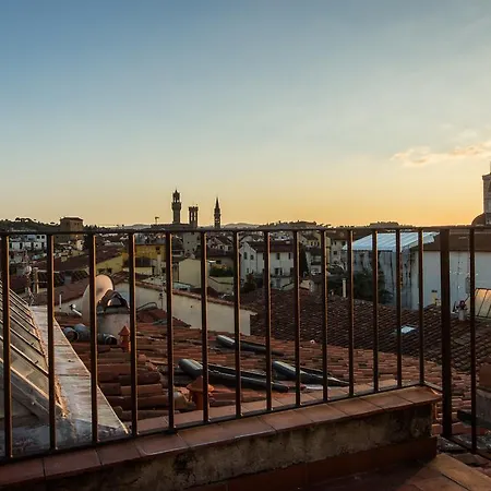 Pinti Terrace Apartment