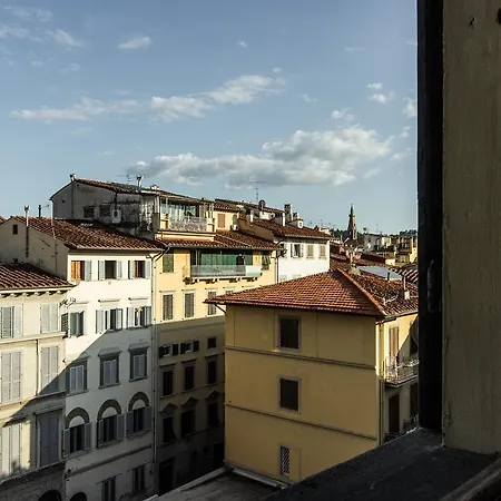 Pinti Terrace *