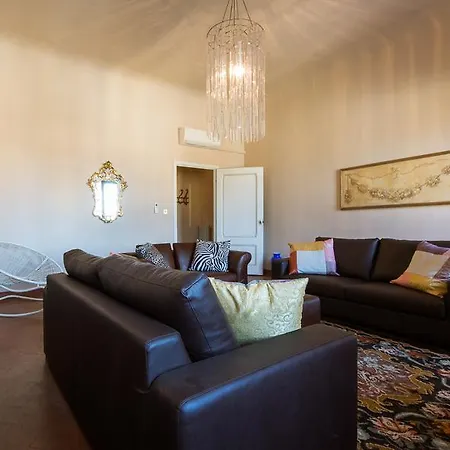 Pinti Terrace *